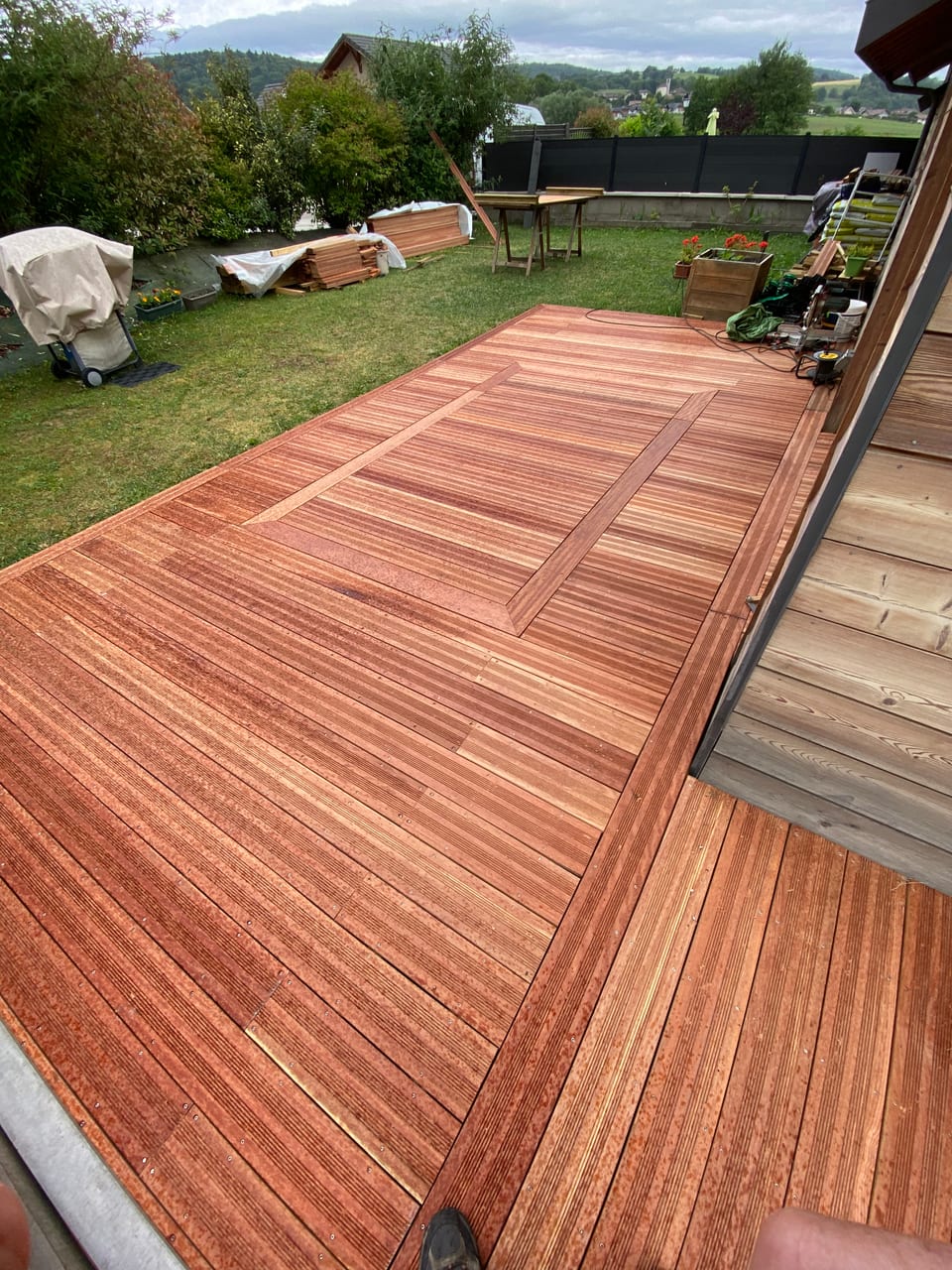 Terrasse en bois exotique réalisée à Annecy